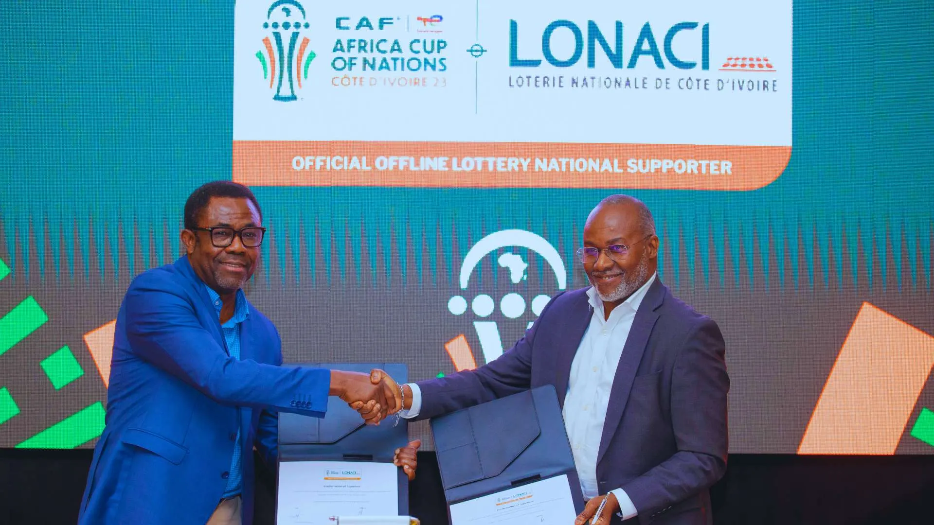 CAF and LONACI sealing a partnership agreement (© CAF/Press Release)