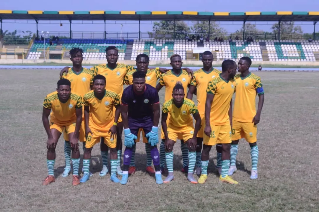 Gateway United group picture prior to kick off vs Giant Brillars. Credit: Gateway United Media